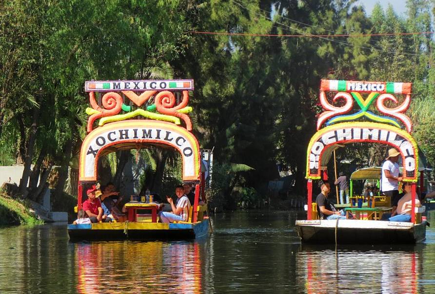 Trajineras in the Xochimilco canal