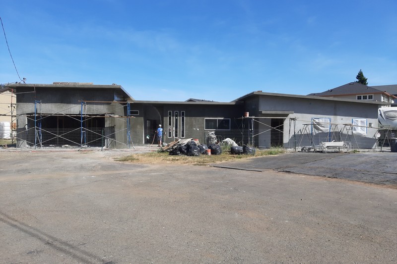 Pouring concrete on walls